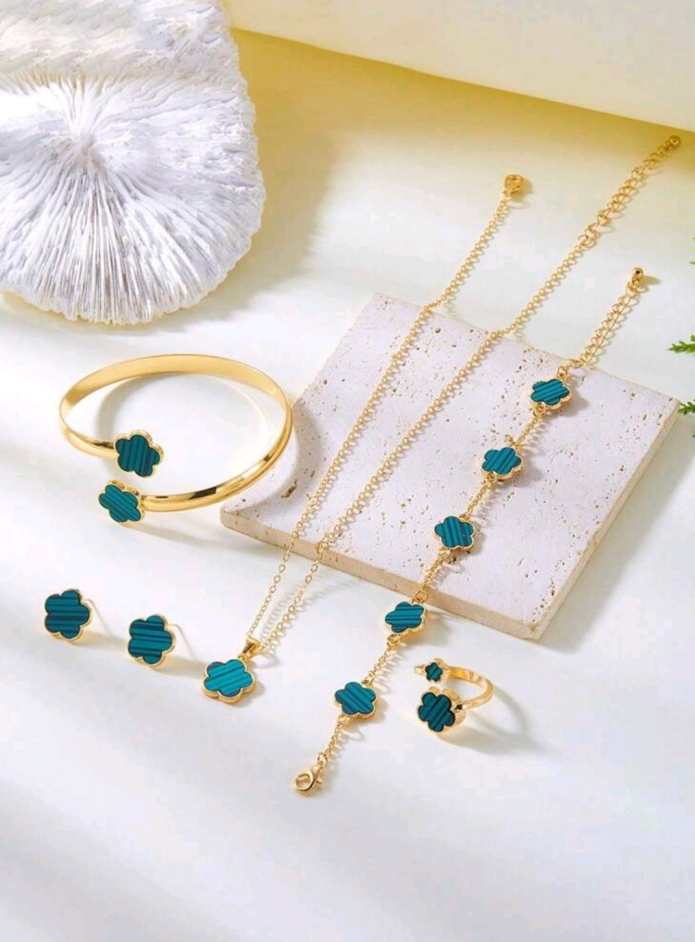 6pcs/Set Fashion Five Leaf Floral Lucky Earrings, Necklace, Bracelet, Ring Jewelry Set