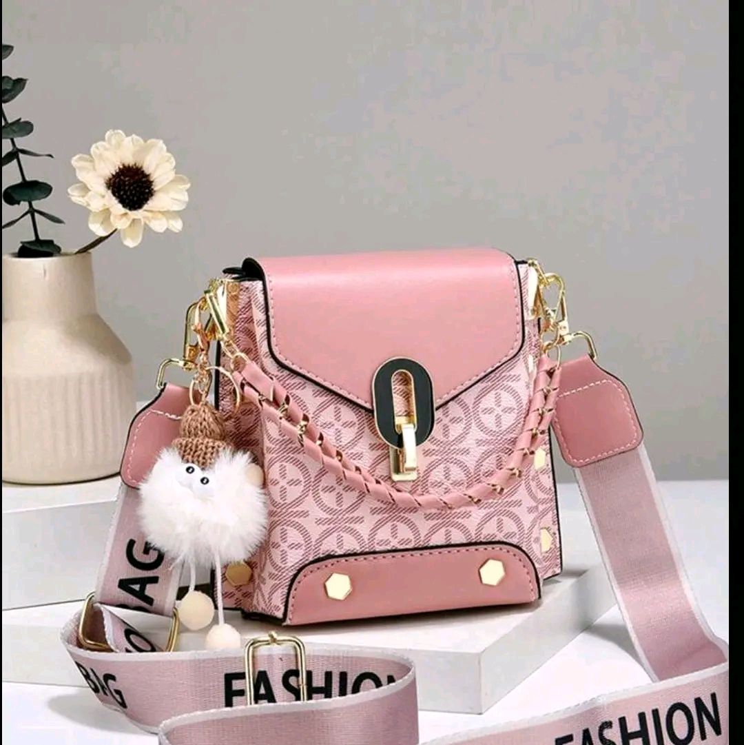 Minimalist Style Shoulder Bag, New Trendy Design, Large Capacity, Fashionable Women's Bag