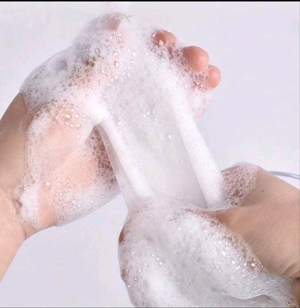 1pcs Rose Essential Oil Soap, Long Lasting Fragrance, Bath, Wash, Cleansing, Rose, Handmade Soap (With Foaming Net)