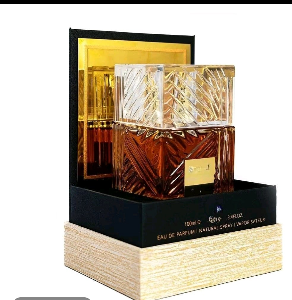 Fresh Premium Men's Perfume - Long Lasting Fragrance for Men & Women - Elegant Packaging with Black and Gold Design