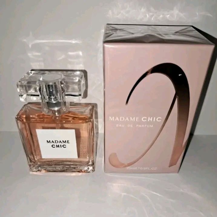 Madame Chic By Lafua Perfun 25ML Eau de Parfum.